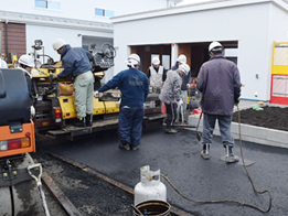 アスファルト舗装(車庫・駐車場)